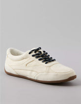 AE Low Retro Sneaker