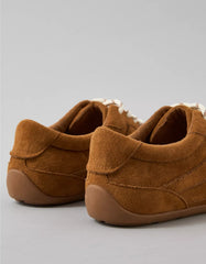 AE Low Retro Sneaker