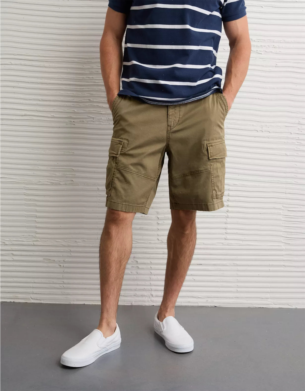 AE 10" Flex Lived-In Cargo Short