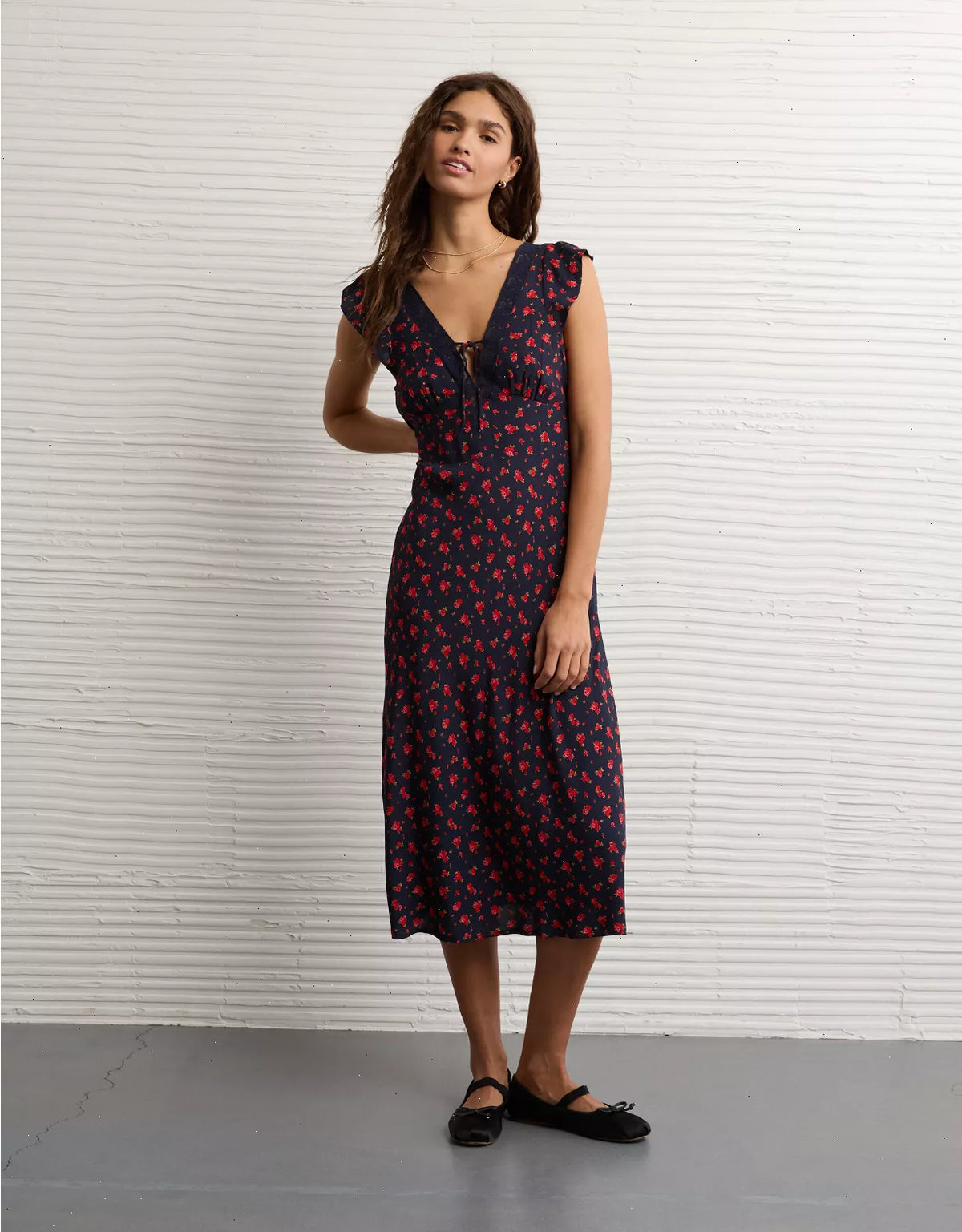 AE Short Sleeve V-Neck Midi Dress