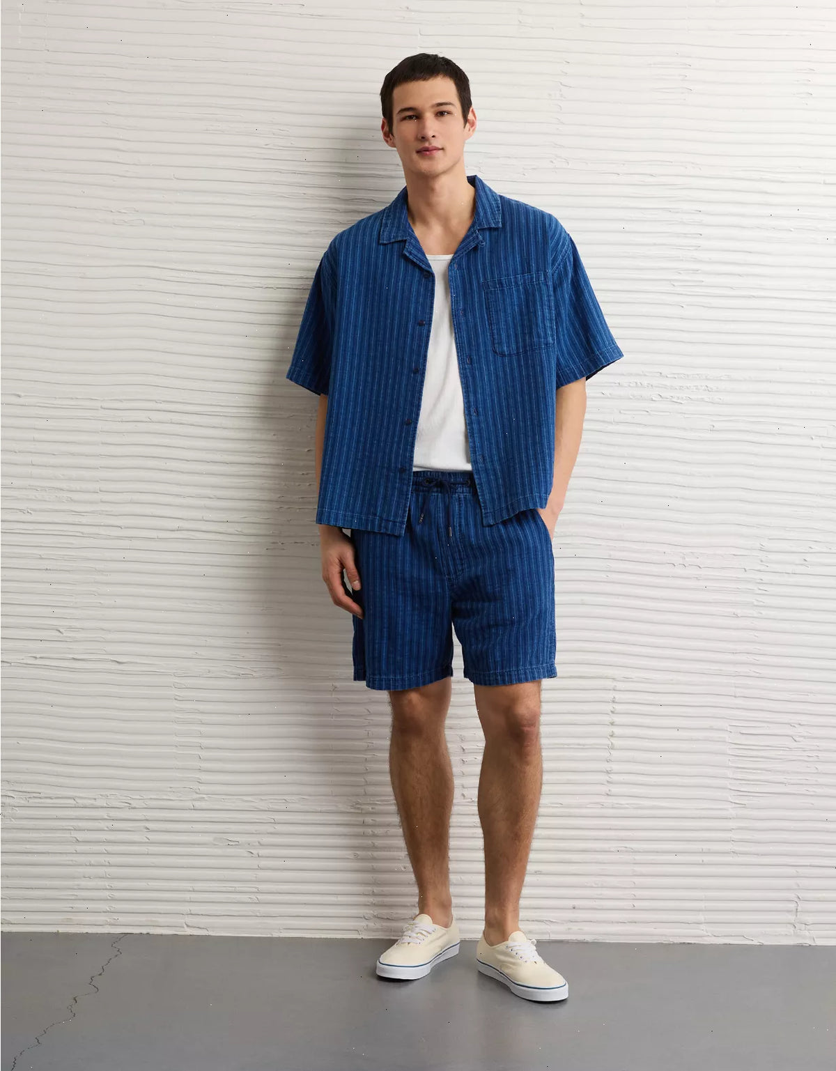 AE 7" Lived-In Trekker Short